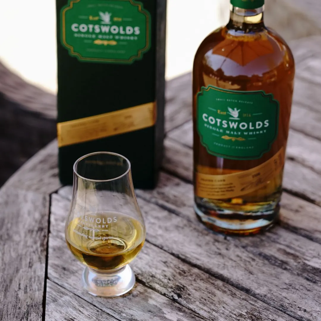 Cotswolds Peated Cask Single Malt Whisky Fles Rokerig Cask Strength