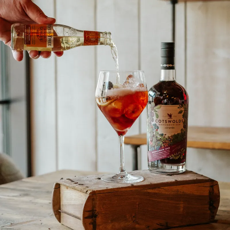 Cotswolds Hedgerow gin fruitig met bramen
